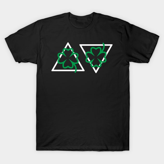 Quadrifoglio verde minimalistic T-Shirt by bobdijkers